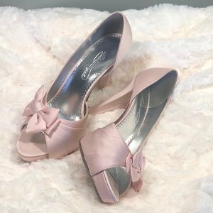 Michelangelo Satin Peep Toe Heels Size 8.5 Petal